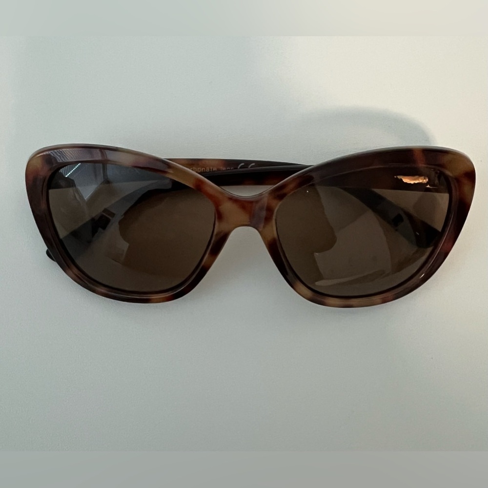 Women’s Sunbox SBN sunglasses brown. Gorgeous shape. Chic for everyday eyewear.